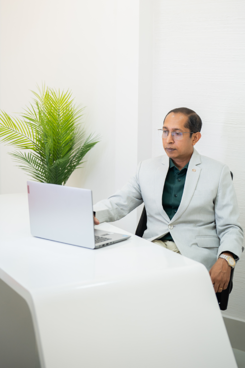 Shah Saiful Islam coaching at Momentous Education